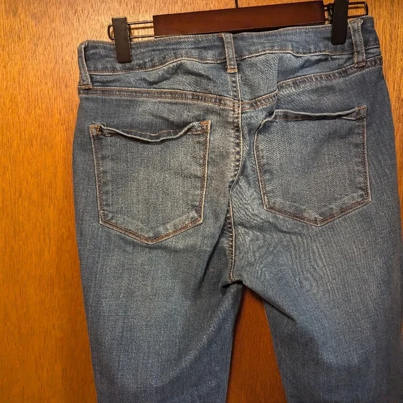 Women's Blue Jeans - Picture 4 of 4